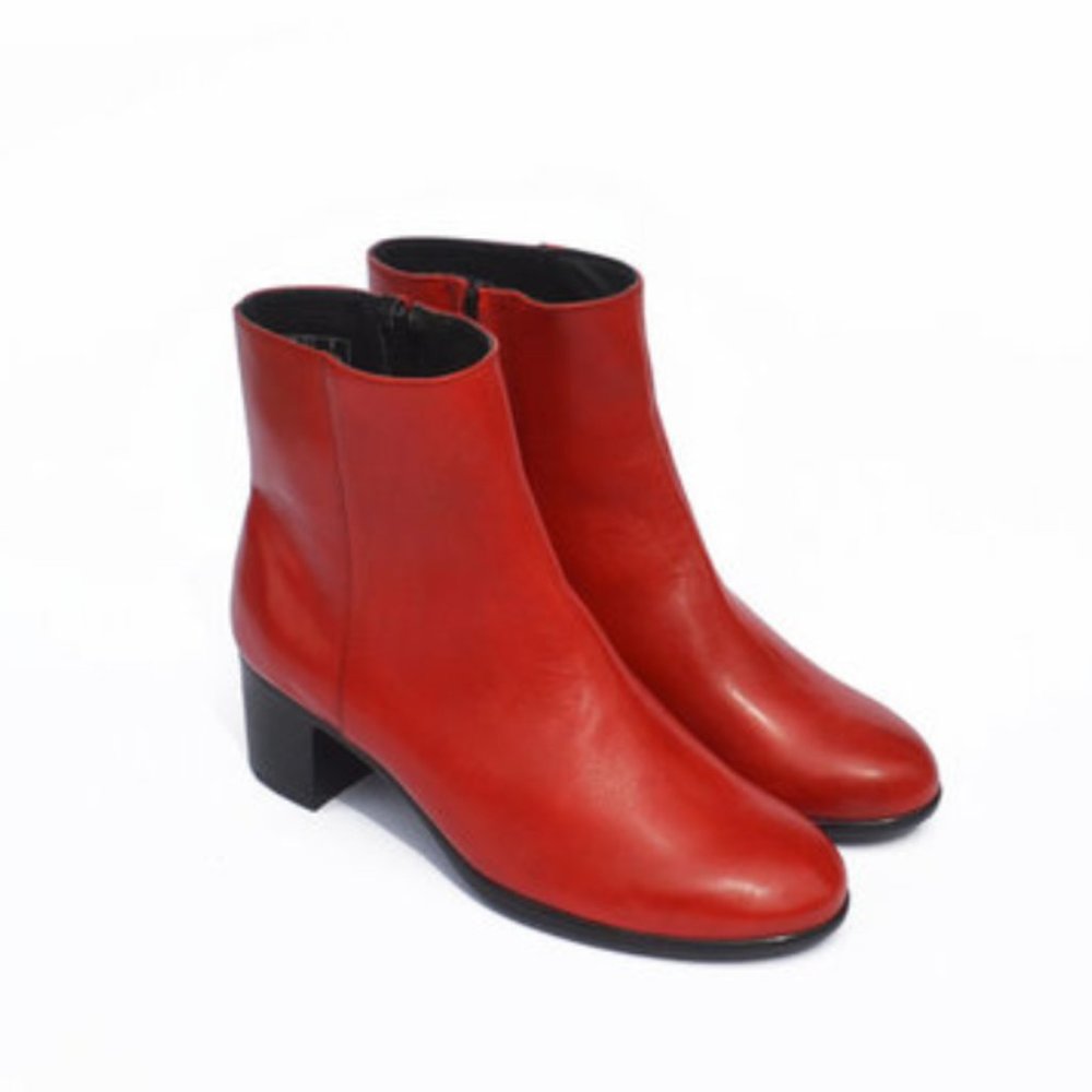 Hopp Studios Red Leather Zip-Up Ankle Boot 8 8.5
